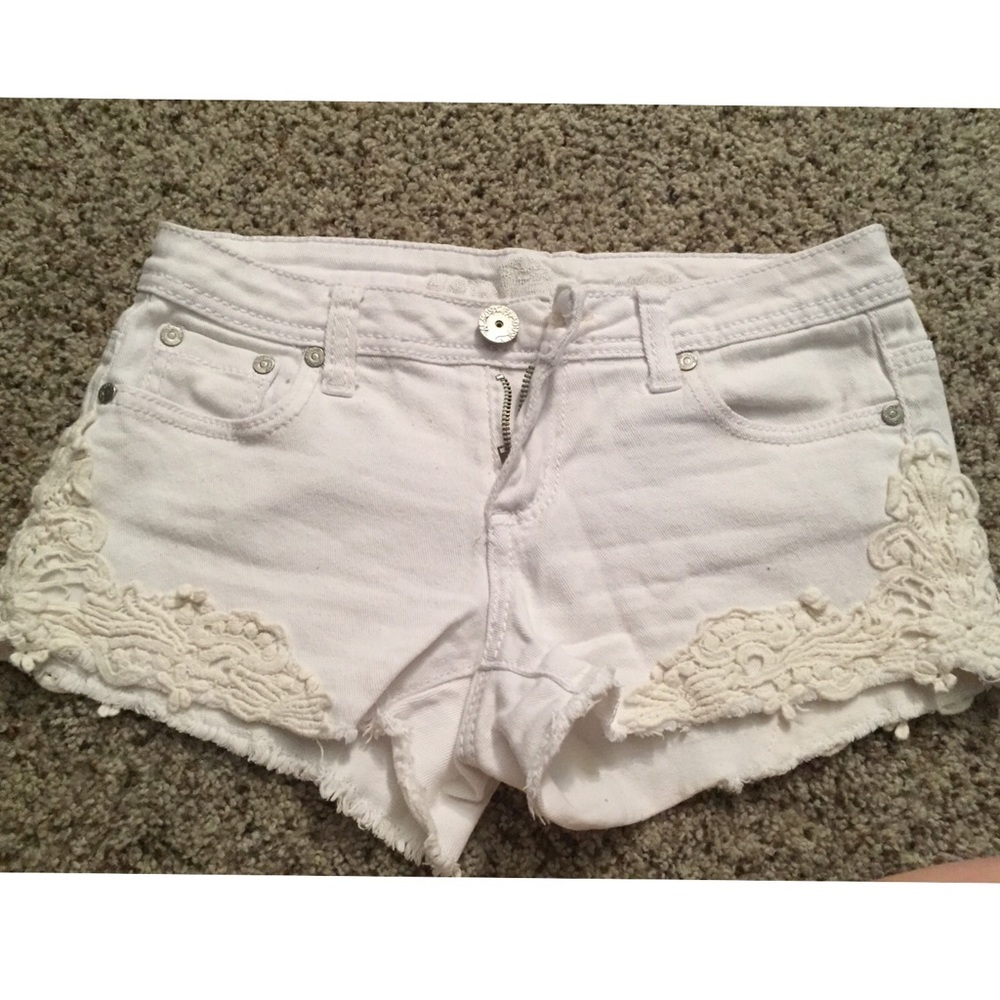 Almost famous size 3 white shorts with lace